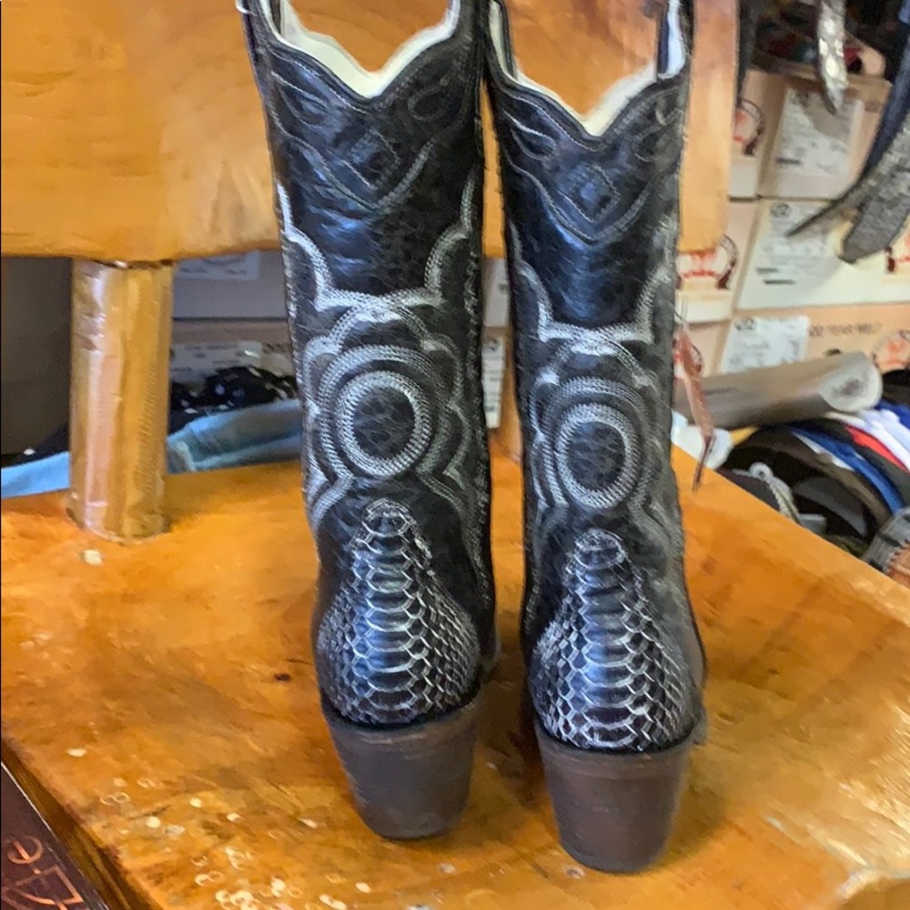 Western boots - Picture 3 of 4